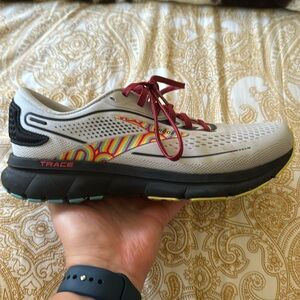 Brooks Trace Cushion Neutral Size 8.5 Women’s Running Shoes